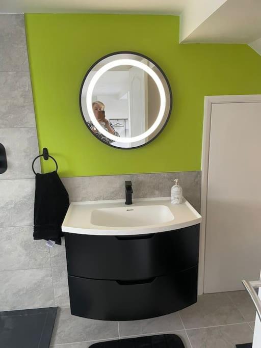 Seascape - Stylish Modern Apartment Barton on Sea Buitenkant foto